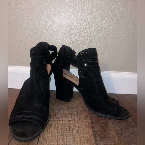 Black open toed booties - Picture 2 of 2